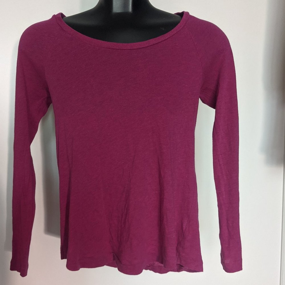 TNA XS light fuchsia pullover scoop neck shirt